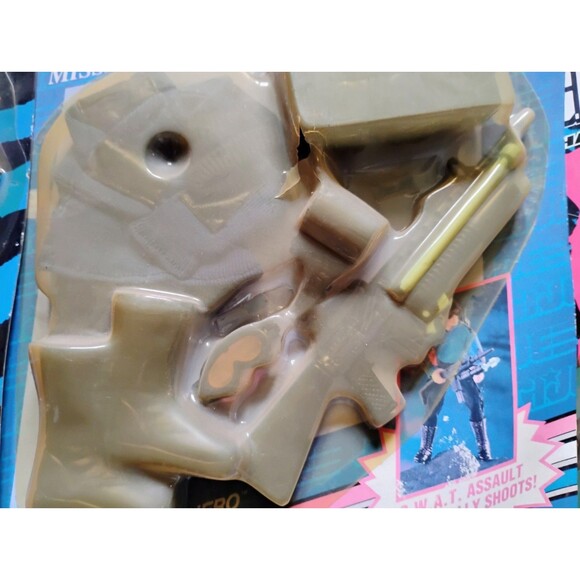 Lot Of 6 Vintage GI Joe Hall Of Fame Mission Gear 1993 Kid Dimensions Products - Picture 8 of 16